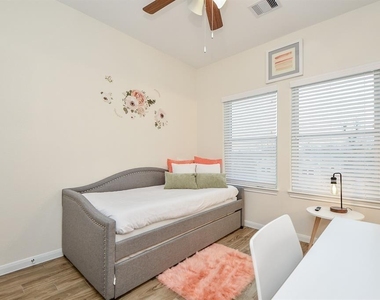3708 Easy Street - Photo Thumbnail 17