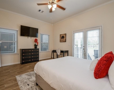 3708 Easy Street - Photo Thumbnail 8