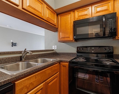 2621 Marilee Lane - Photo Thumbnail 8