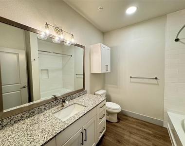 29600 Ronald Reagan Blvd - Photo Thumbnail 4