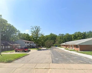 459 S Mulberry St - Photo Thumbnail 3