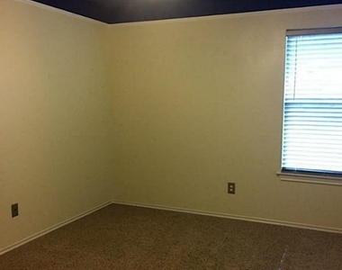 2527 Liza Court - Photo Thumbnail 14
