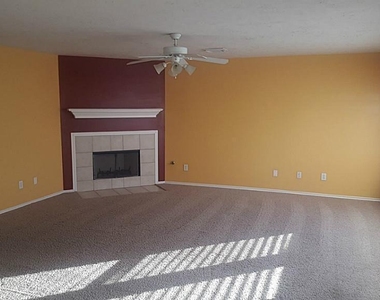 2527 Liza Court - Photo Thumbnail 7