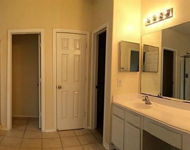 2527 Liza Court - Photo Thumbnail 19