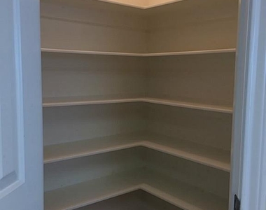 2527 Liza Court - Photo Thumbnail 12