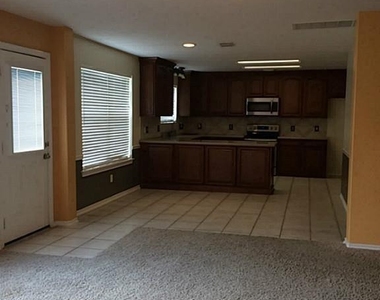 2527 Liza Court - Photo Thumbnail 9