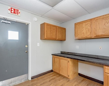 3373 E Highway 6 - Photo Thumbnail 5