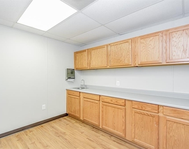 3373 E Highway 6 - Photo Thumbnail 10