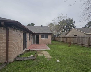 7222 Northleaf Drive - Photo Thumbnail 20