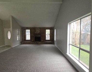 7222 Northleaf Drive - Photo Thumbnail 2