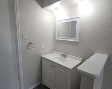 7222 Northleaf Drive - Photo Thumbnail 16