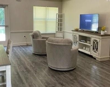 3508 38th St - Photo Thumbnail 6