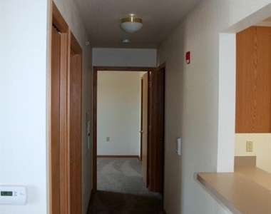 8770 Cobblestone Rd - Photo Thumbnail 13