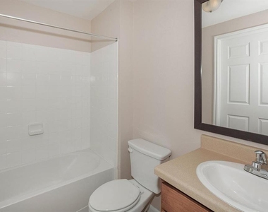 202 Aquero Boulevard - Photo Thumbnail 8