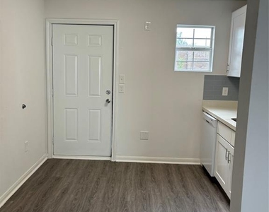 4714 Ward Street - Photo Thumbnail 7