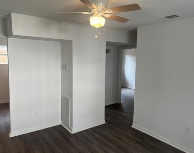 4714 Ward Street - Photo Thumbnail 5