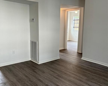 4714 Ward Street - Photo Thumbnail 2