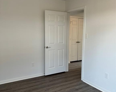 4714 Ward Street - Photo Thumbnail 11