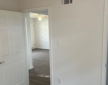4714 Ward Street - Photo Thumbnail 3