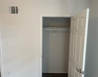 4714 Ward Street - Photo Thumbnail 8