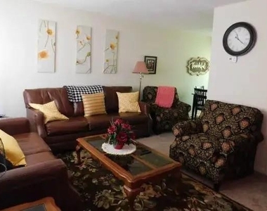 304 Julia Circle - Photo Thumbnail 8