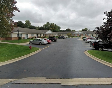 624 Cambridge Ln - Photo Thumbnail 1