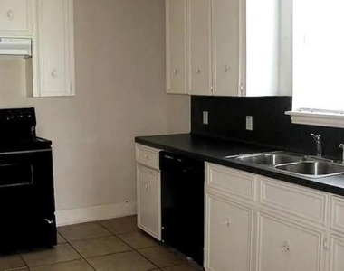 110 Carolyn Street - Photo Thumbnail 5