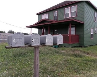 110 Carolyn Street - Photo Thumbnail 7