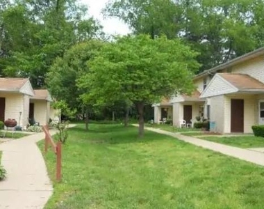 1008 Hayden Pl - Photo Thumbnail 4