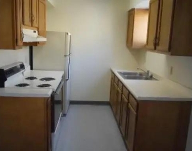 1008 Hayden Pl - Photo Thumbnail 6