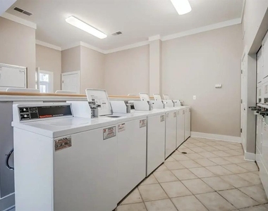 2900 Laurel Ridge Way - Photo Thumbnail 14