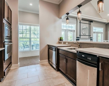 2900 Laurel Ridge Way - Photo Thumbnail 18