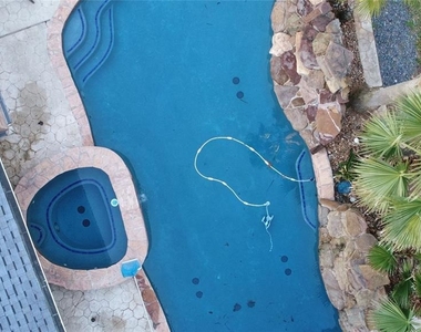 16610 Gull Court - Photo Thumbnail 12