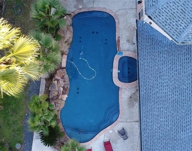 16610 Gull Court - Photo Thumbnail 10