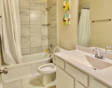 4715 Purple Fountain Drive - Photo Thumbnail 12