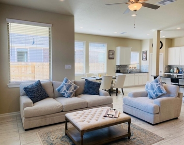 4715 Purple Fountain Drive - Photo Thumbnail 7