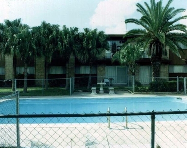 704 W Corral Avenue - Photo Thumbnail 3