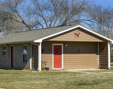 1200 E Frio Street - Photo Thumbnail 5