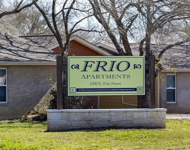 1200 E Frio Street - Photo Thumbnail 4