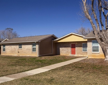 1200 E Frio Street - Photo Thumbnail 13