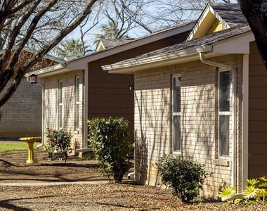 1200 E Frio Street - Photo Thumbnail 8