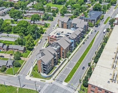 1419 Rosa L Parks Blvd - Photo Thumbnail 7