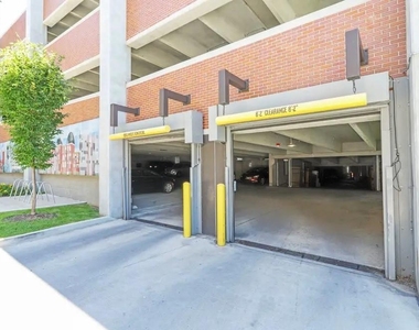 1419 Rosa L Parks Blvd - Photo Thumbnail 6