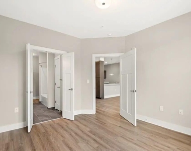 1419 Rosa L Parks Blvd - Photo Thumbnail 15