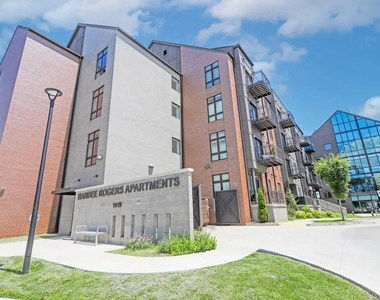 1419 Rosa L Parks Blvd - Photo Thumbnail 1