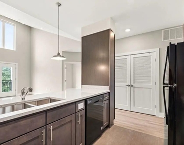 1419 Rosa L Parks Blvd - Photo Thumbnail 12