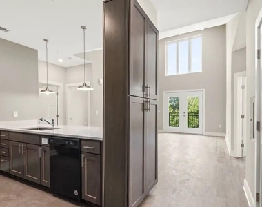 1419 Rosa L Parks Blvd - Photo Thumbnail 11