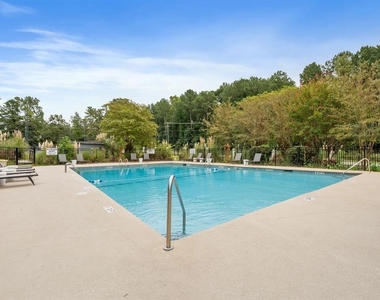 501 Pelham Dr - Photo Thumbnail 6