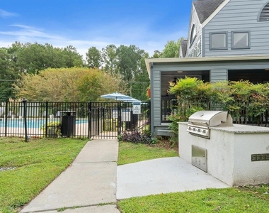 501 Pelham Dr - Photo Thumbnail 3