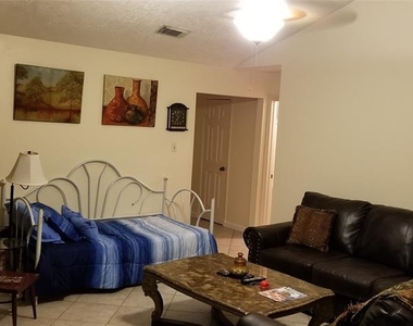 8510 Ashwyne Lane - Photo Thumbnail 4